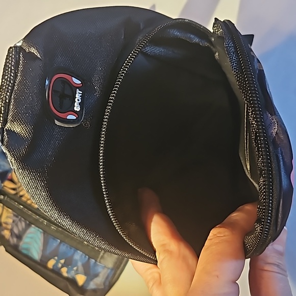 2 new Crossbody, 2 designs, Easy Clean, headphone access; - Picture 2 of 5